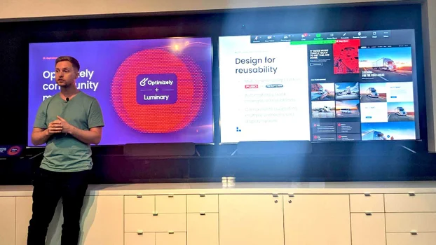 Ynze Nunnink presenting at Optimizely Meetup