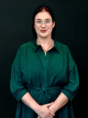 Picture of Bridget against a black screen