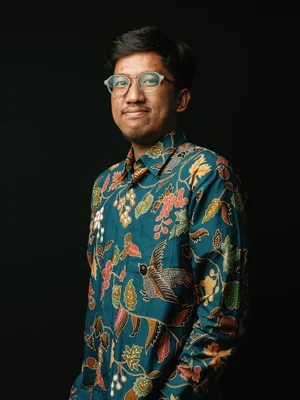 Picture of Iqbal in a midshot size