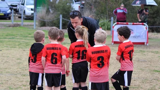 Adam coaching Miniroos