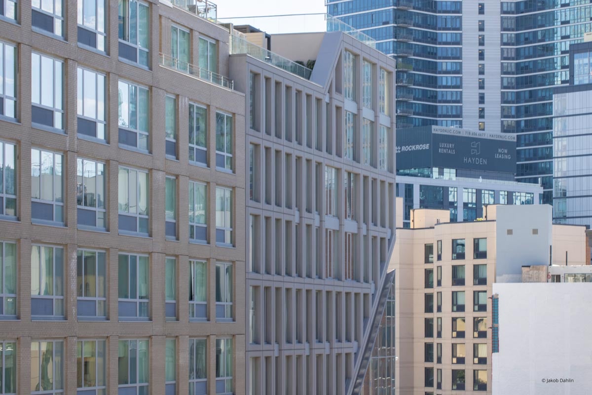 XX224 - Exterior of commercial building with Reynaers window systems