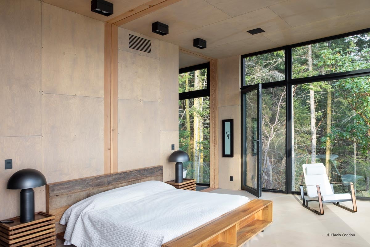 AP726 - Interior of residential home with VistaLuxe AL LINE windows and doors