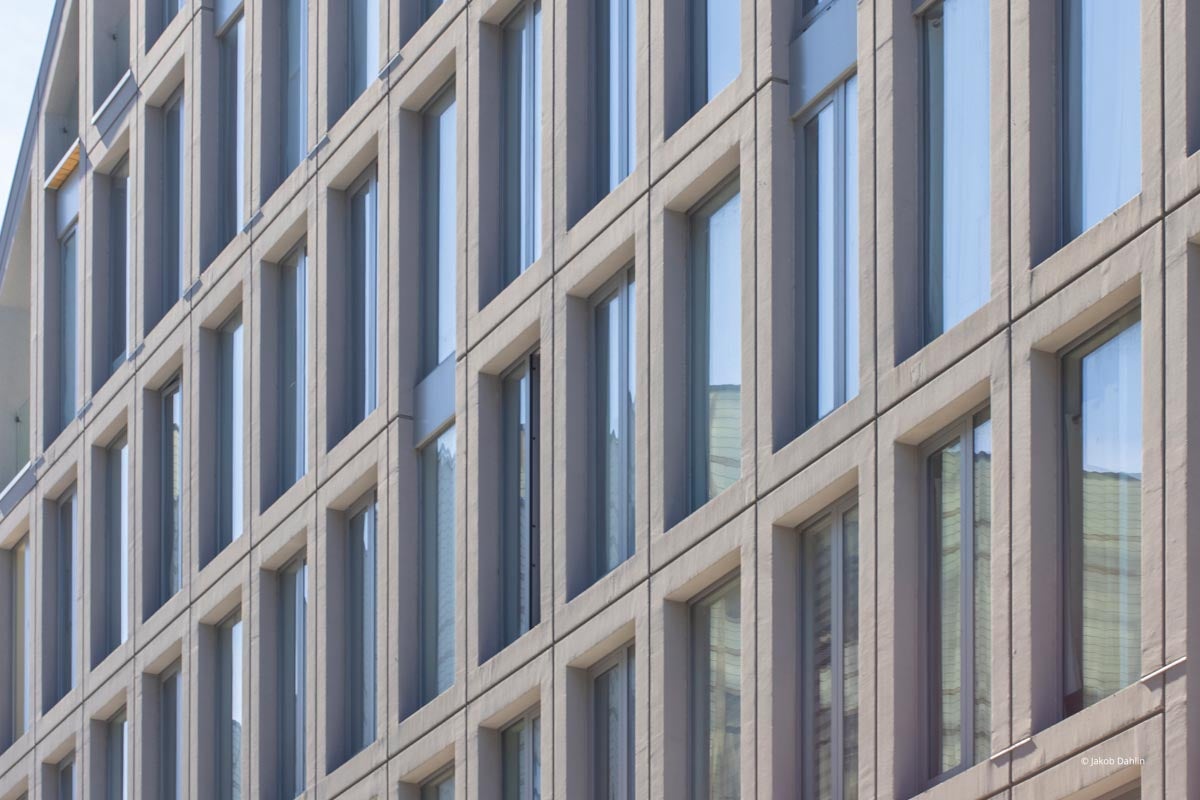 XX217 - Exterior of commercial building with Reynaers window systems