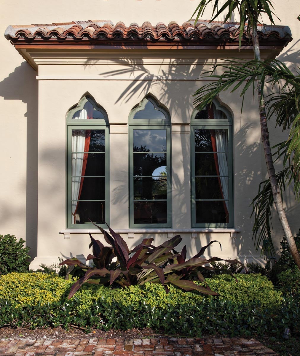 Y235 - Spanish Mediterranean style villa