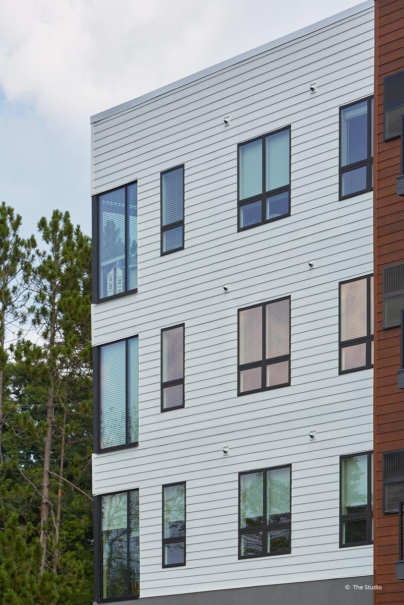 AO938 - Exterior of commercial building with VistaLuxe AL windows