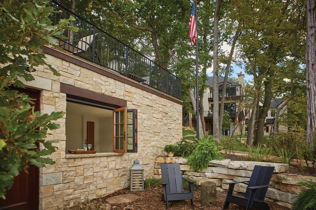 Ultra Series folding window
Extruded aluminum clad exterior with Dark Sky Mica Finish