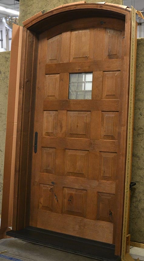 CS88-01, Radius-Top Knotty Alder Door with Wire-Brushed Finish (exterior)