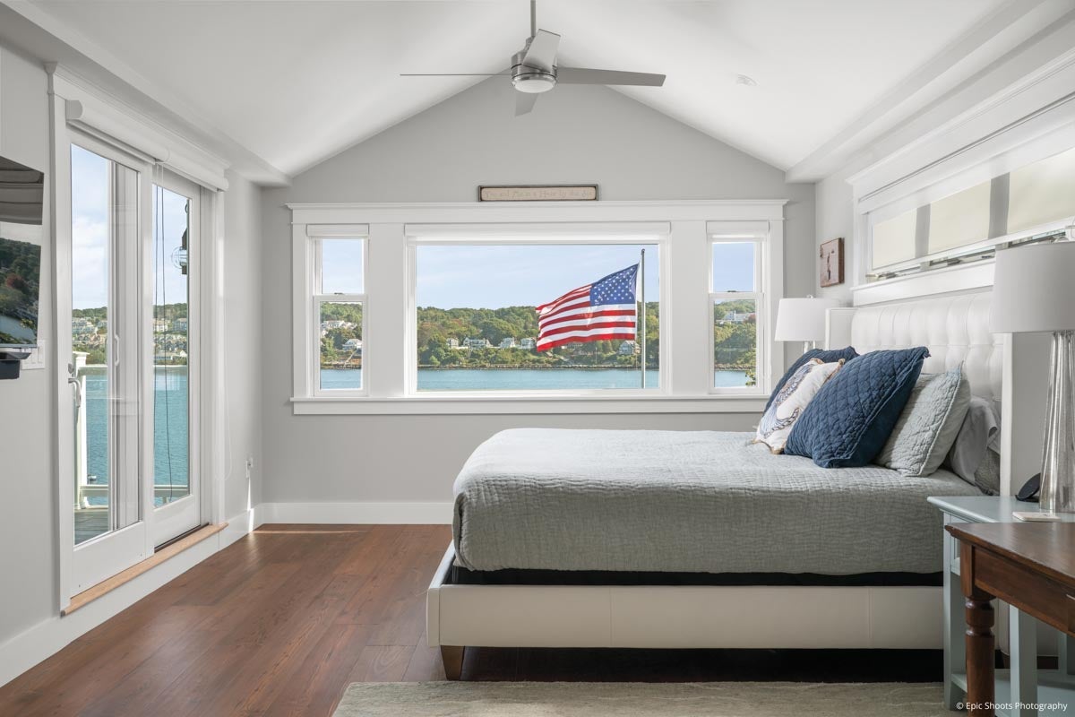 AM704 - bedroom with Ultra series windows and doors