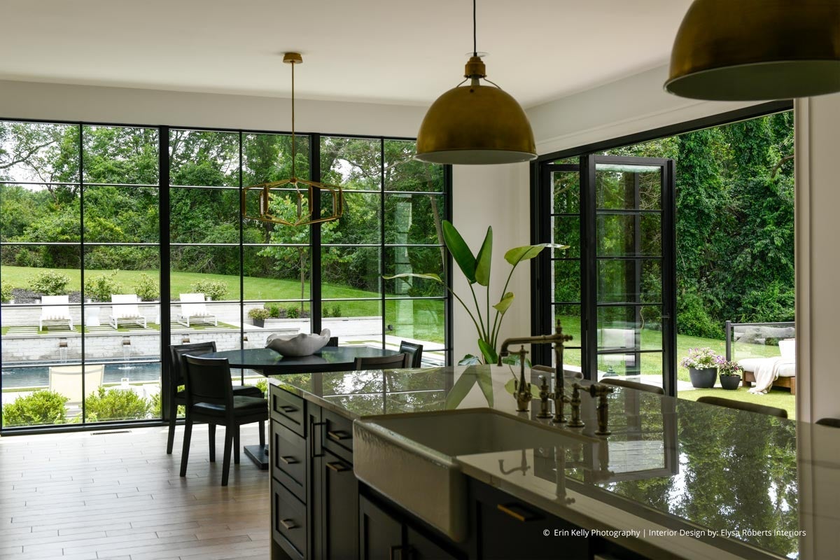 AQ805 - Interior of home with VistaLuxe WD LINE windows and doors
