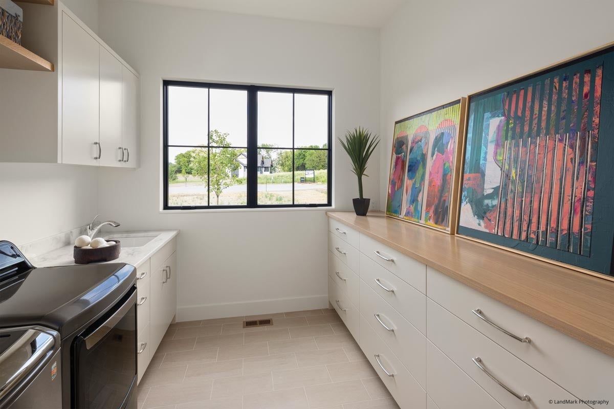 AN331 - laundry room with VistaLuxe Collection window