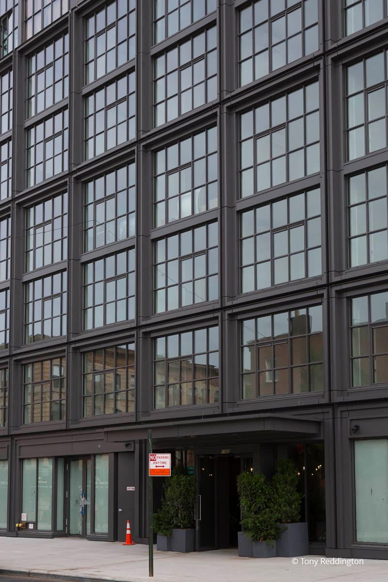 XX103 - Exterior of commercial building with Reynaers window systems