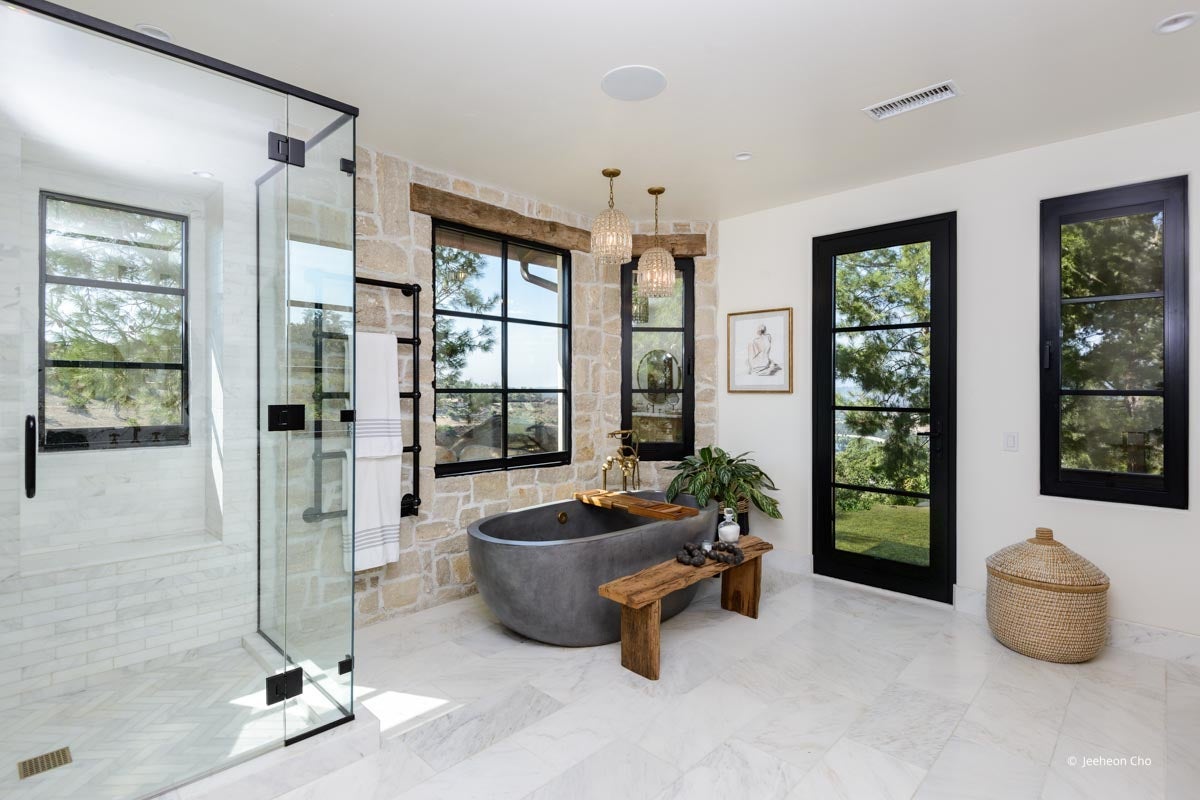 AP2102 - Interior of home with VistaLuxe AL LINE windows and doors