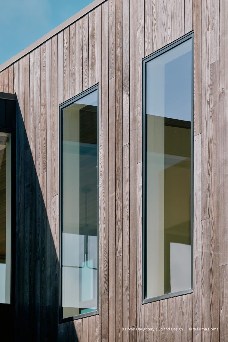 AR211 - Exterior of home with VistaLuxe WD LINE windows