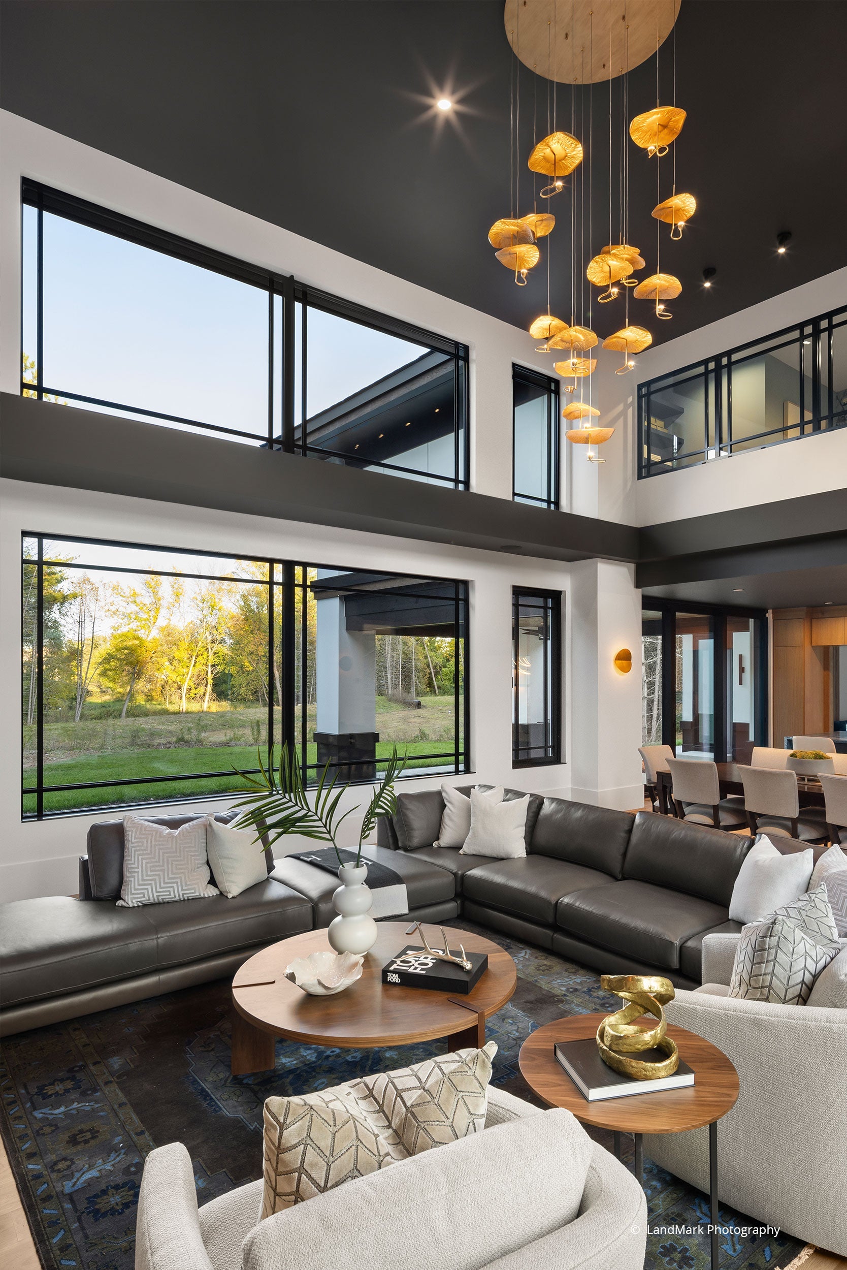 AN813 - Interior of contemporary home with Vistaluxe windows