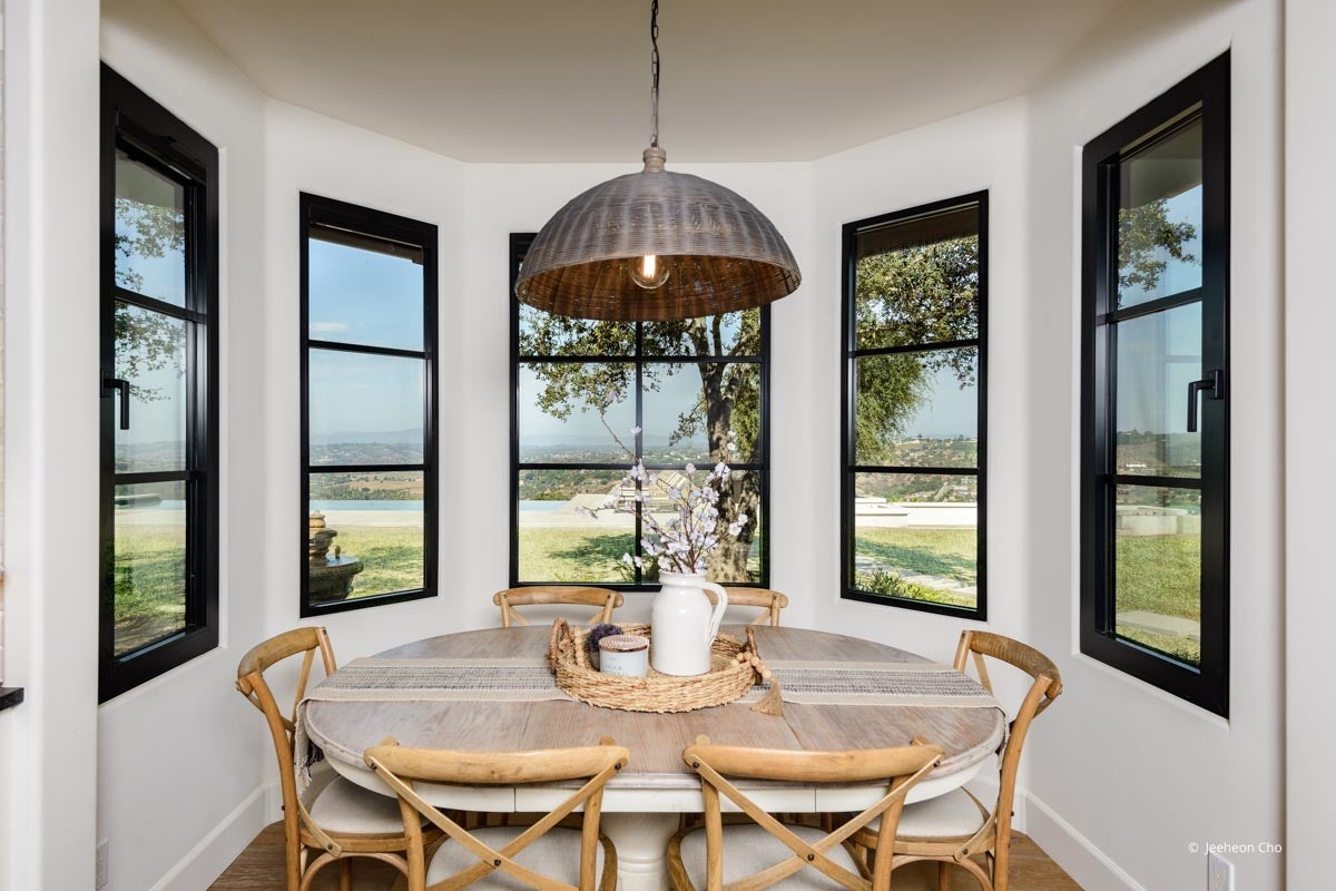 AP284 - Interior of home with VistaLuxe AL LINE windows