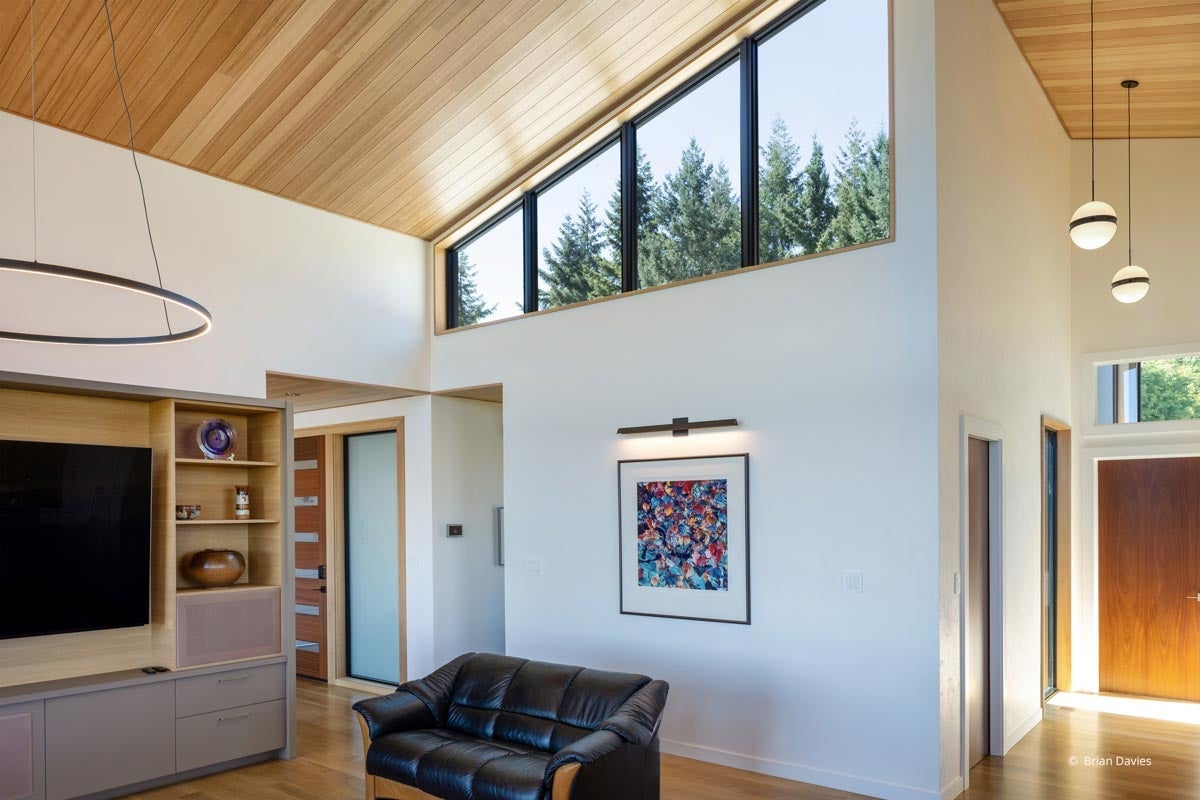 AQ515 - Interior of home with VistaLuxe AL LINE windows and doors