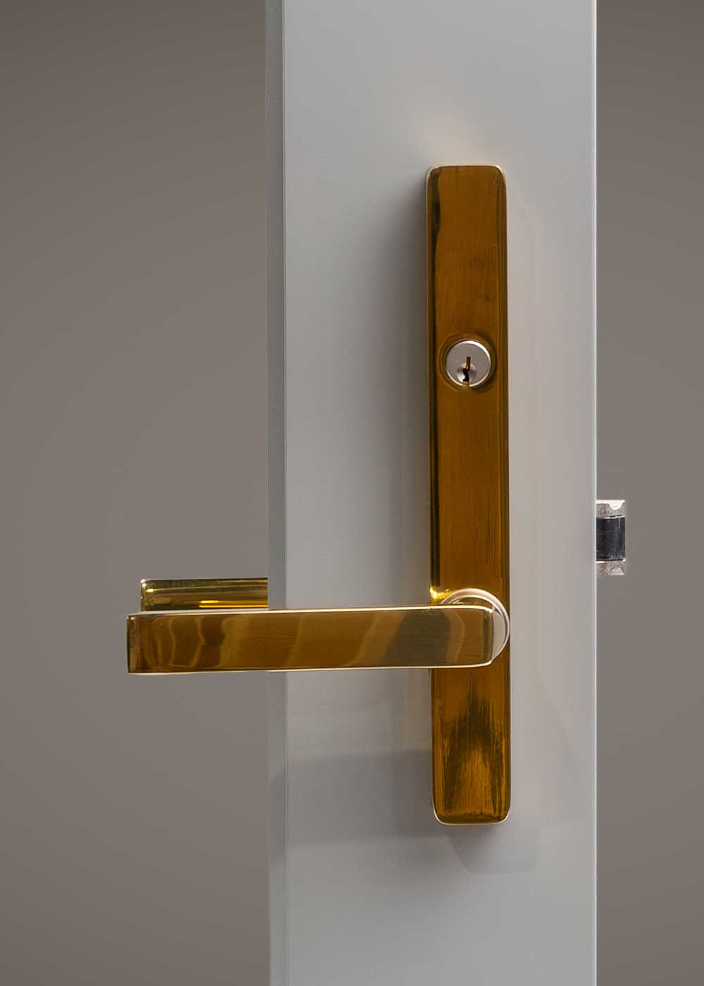 Exterior – Unlacquered brass