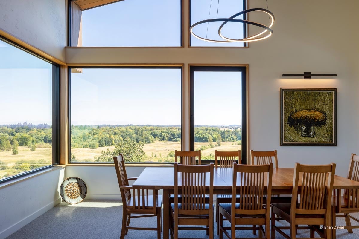 AQ520 - Interior of home with VistaLuxe AL LINE windows and doors