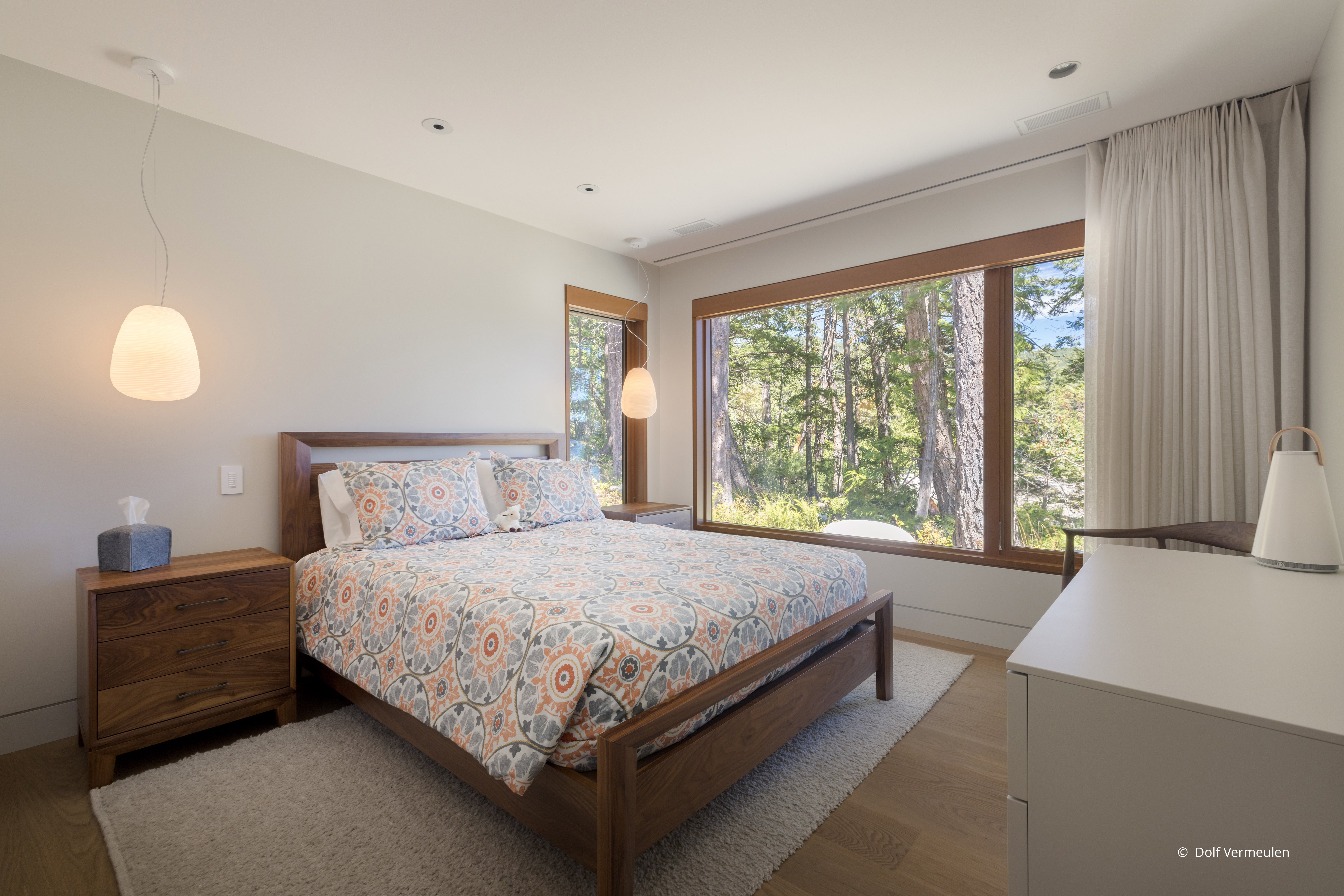 AO346 - Interior of contemporary home with Ultra Series windows and doors