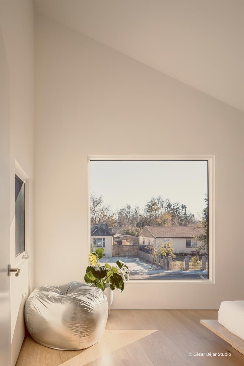 AQ606 - Interior of home with Forgent Series windows 