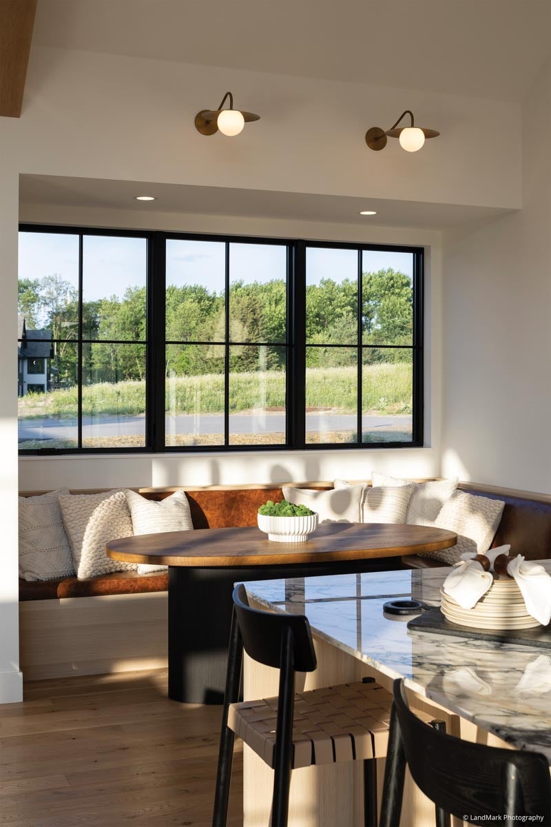 AN324 - breakfast nook with VistaLuxe Collection windows