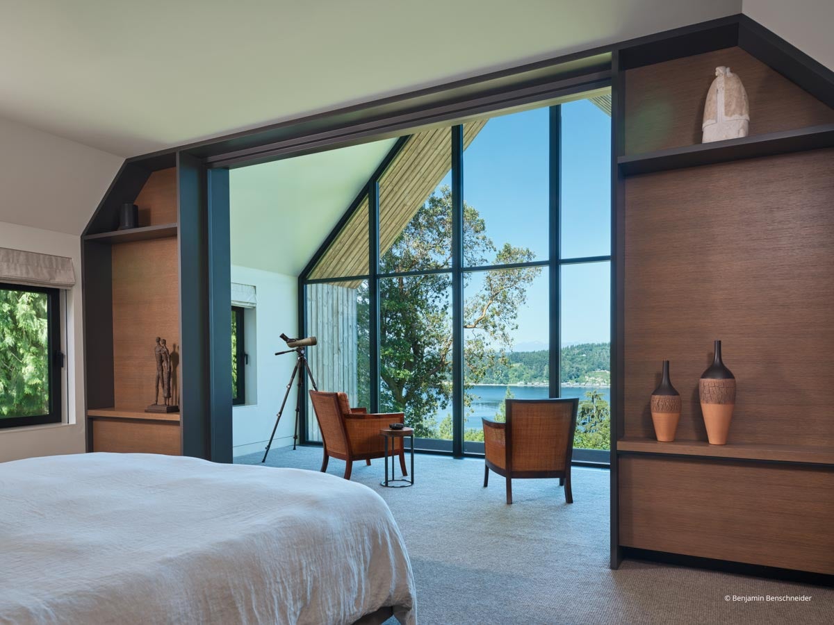 AR709 - Interior of home with VistaLuxe AL LINE windows and doors