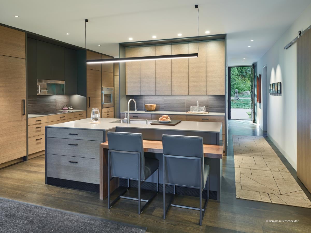 AR715 - Interior of home with VistaLuxe AL LINE windows and doors