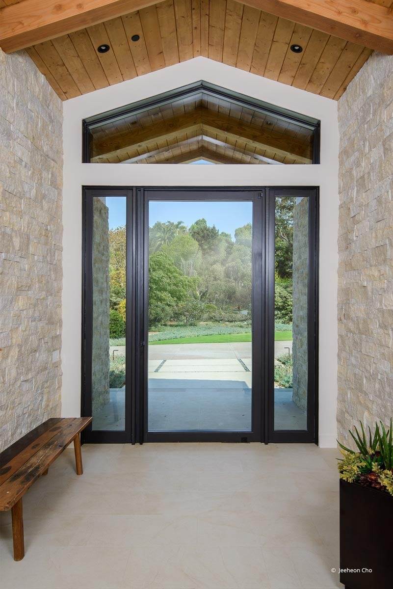 AP315 - Interior of home with VistaLuxe WD LINE windows and doors