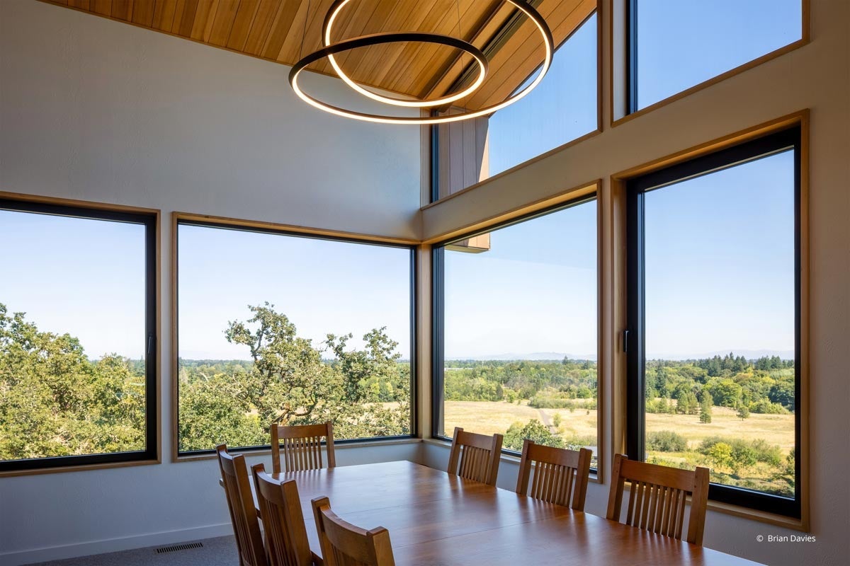 AQ521 - Interior of home with VistaLuxe AL LINE windows and doors
