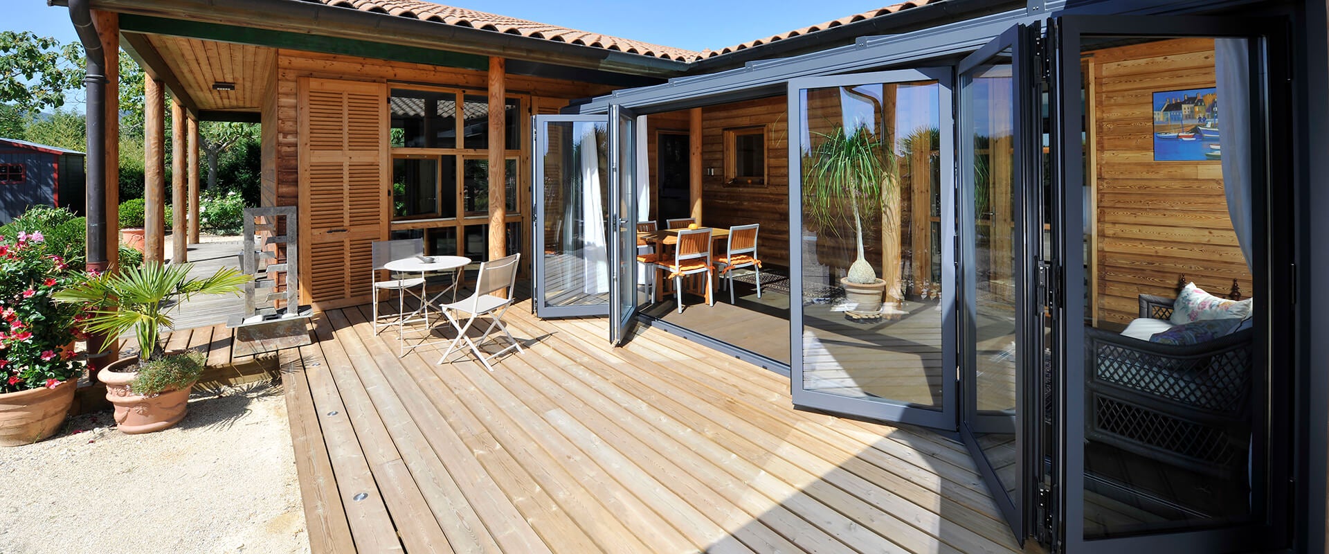 VistaLuxe-AL-FoldingDoors-Private-house-Patio-1-adj-1920x800-hero.jpg