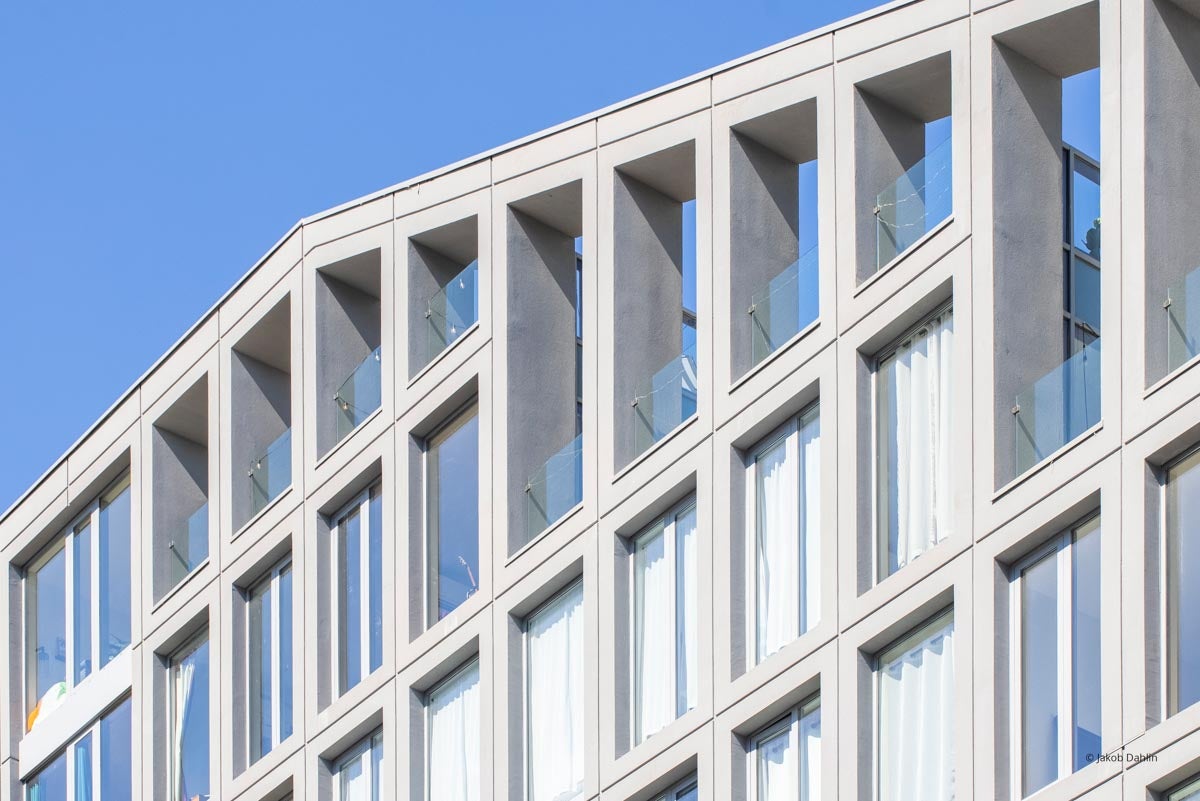 XX221 - Exterior of commercial building with Reynaers window systems