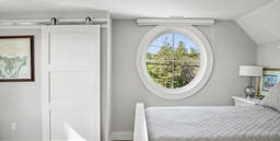AM705 - Ultra series radius window in bedroom
