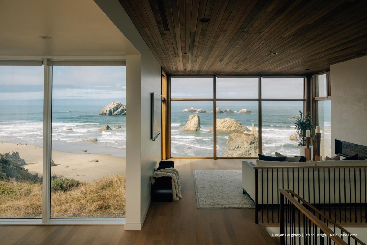 AR270 - Interior of home with VistaLuxe WD LINE windows and doors