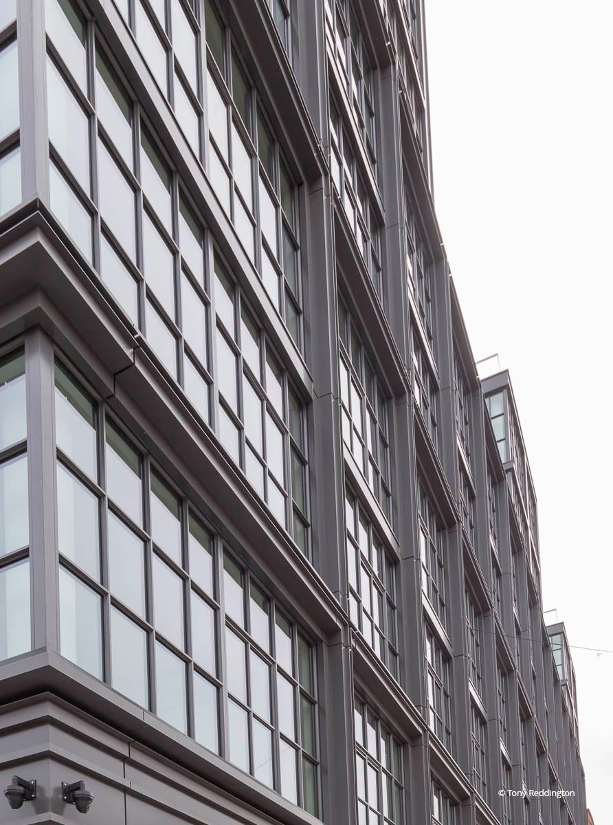 XX118 - Exterior of commercial building with Reynaers window systems