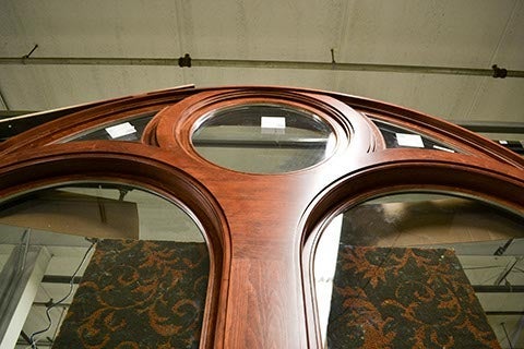 CS68-2, Half-Circle Top Double Hungs with Radius Transoms (interior closeup of top)