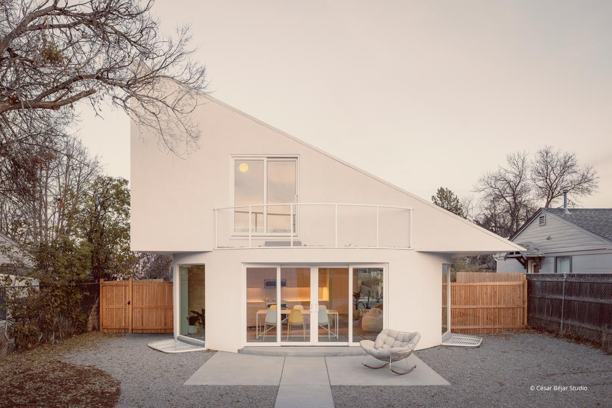 AQ601 - Exterior of home with Forgent Series windows and doors