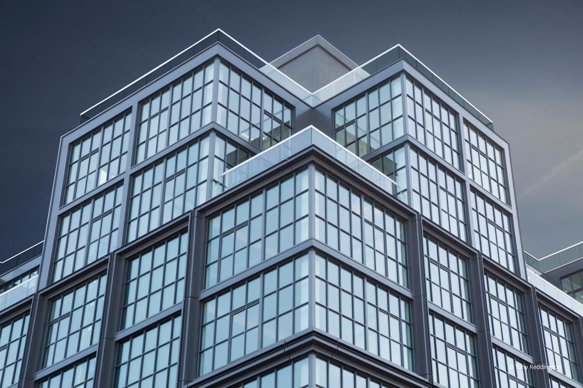 XX122 - Exterior of commercial building with Reynaers window systems