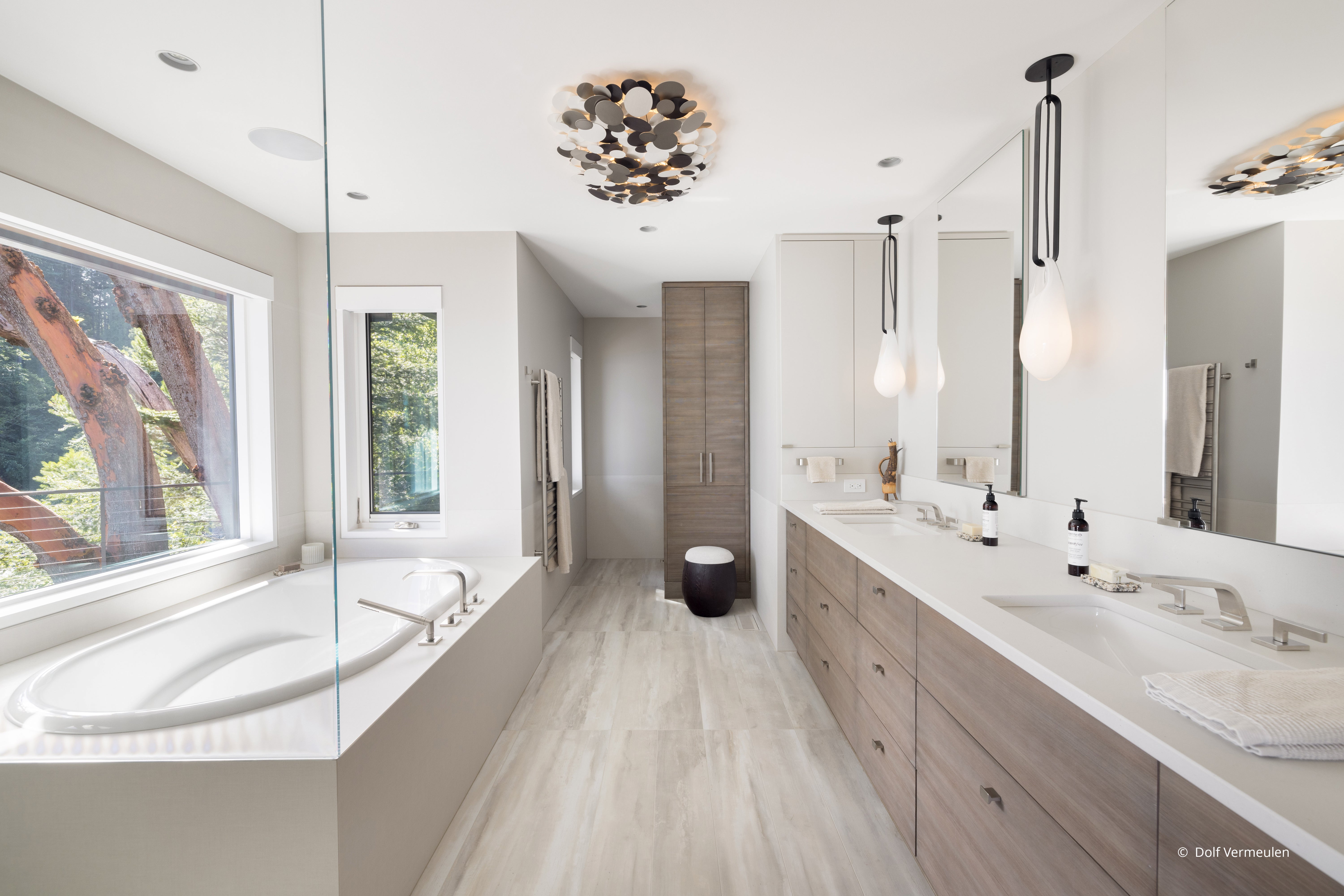 AO344 - Interior of contemporary home with Ultra Series windows and doors