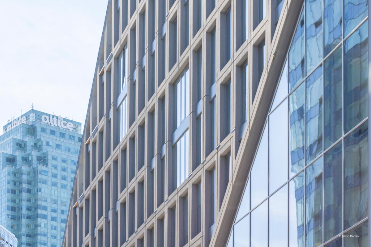 XX219 - Exterior of commercial building with Reynaers window systems