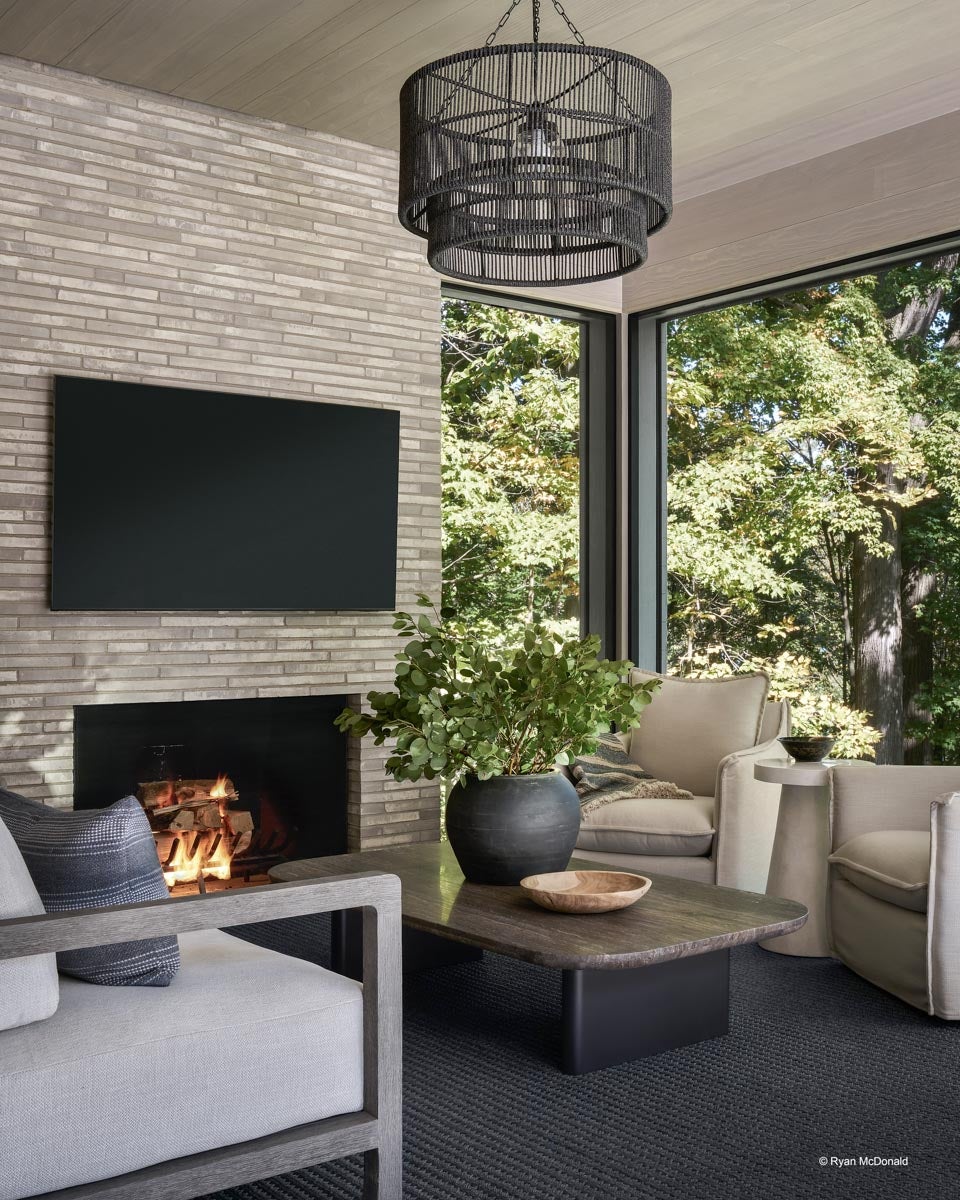 AR313 - Interior of home with VistaLuxe WD LINE windows and doors