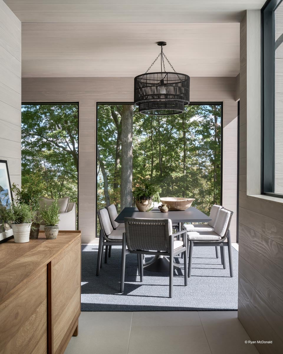 AR312 - Interior of home with VistaLuxe WD LINE windows and doors