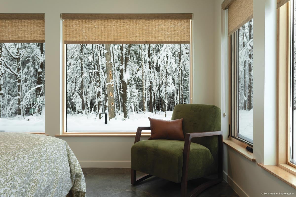AM311 - Kolbe VistaLuxe WD direct sets and casements featured in bedroom