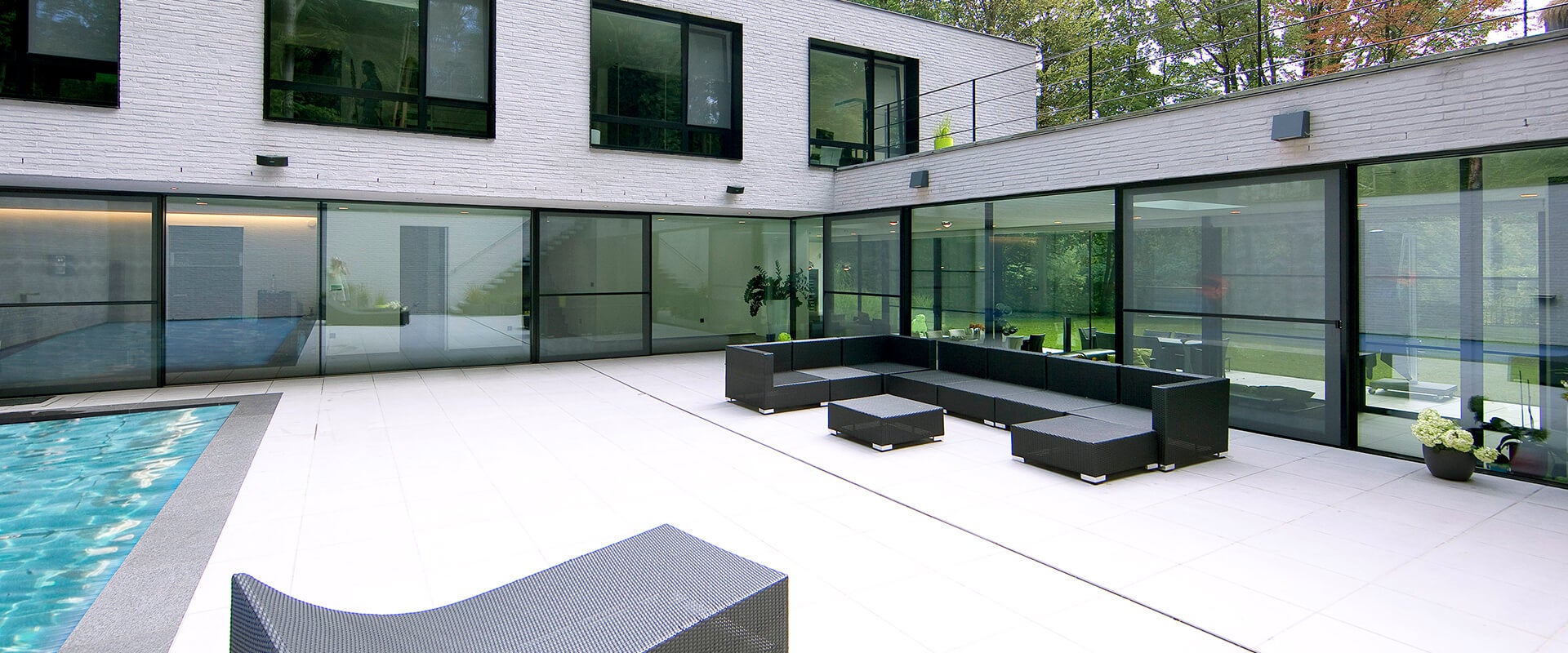 VistaLuxe-AL-Hifinity-Private-House-Holsbeek3-1920x800-hero.jpg