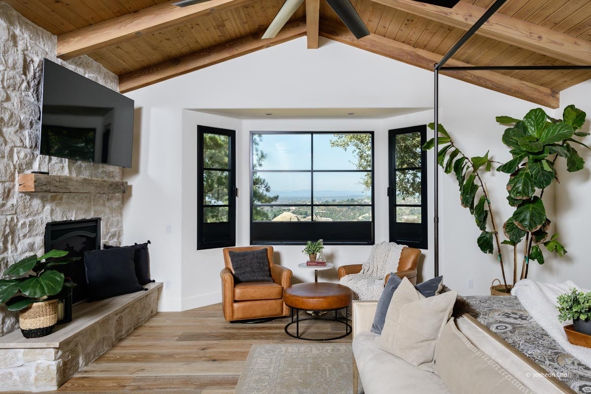 AP299 - Interior of home with VistaLuxe AL windows