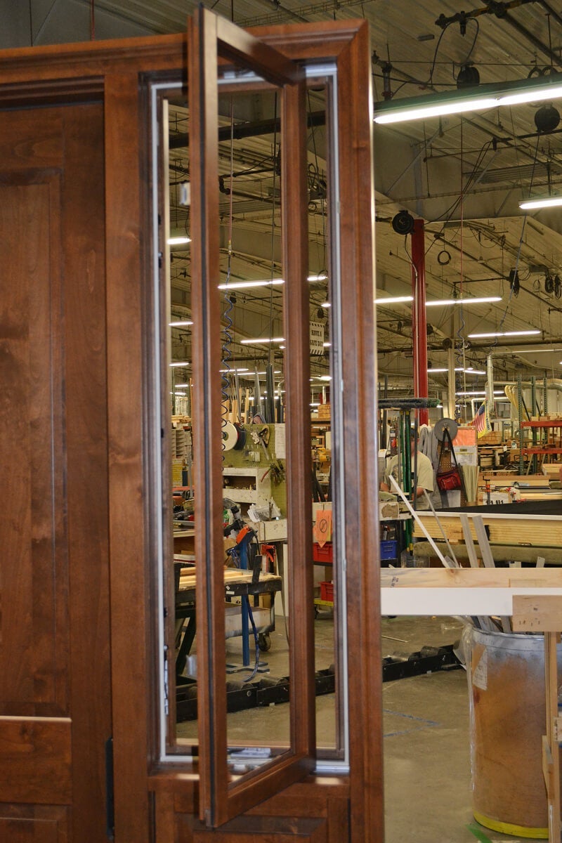 CS45-5, Alder Door with Operating Sidelites & Spread Mulls (exterior closeup of sidelite)