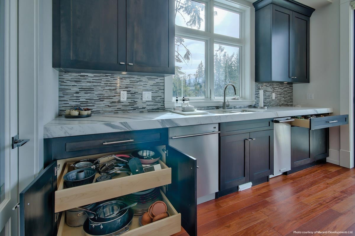 Z903 - Ultra Series residential build project, transitional style