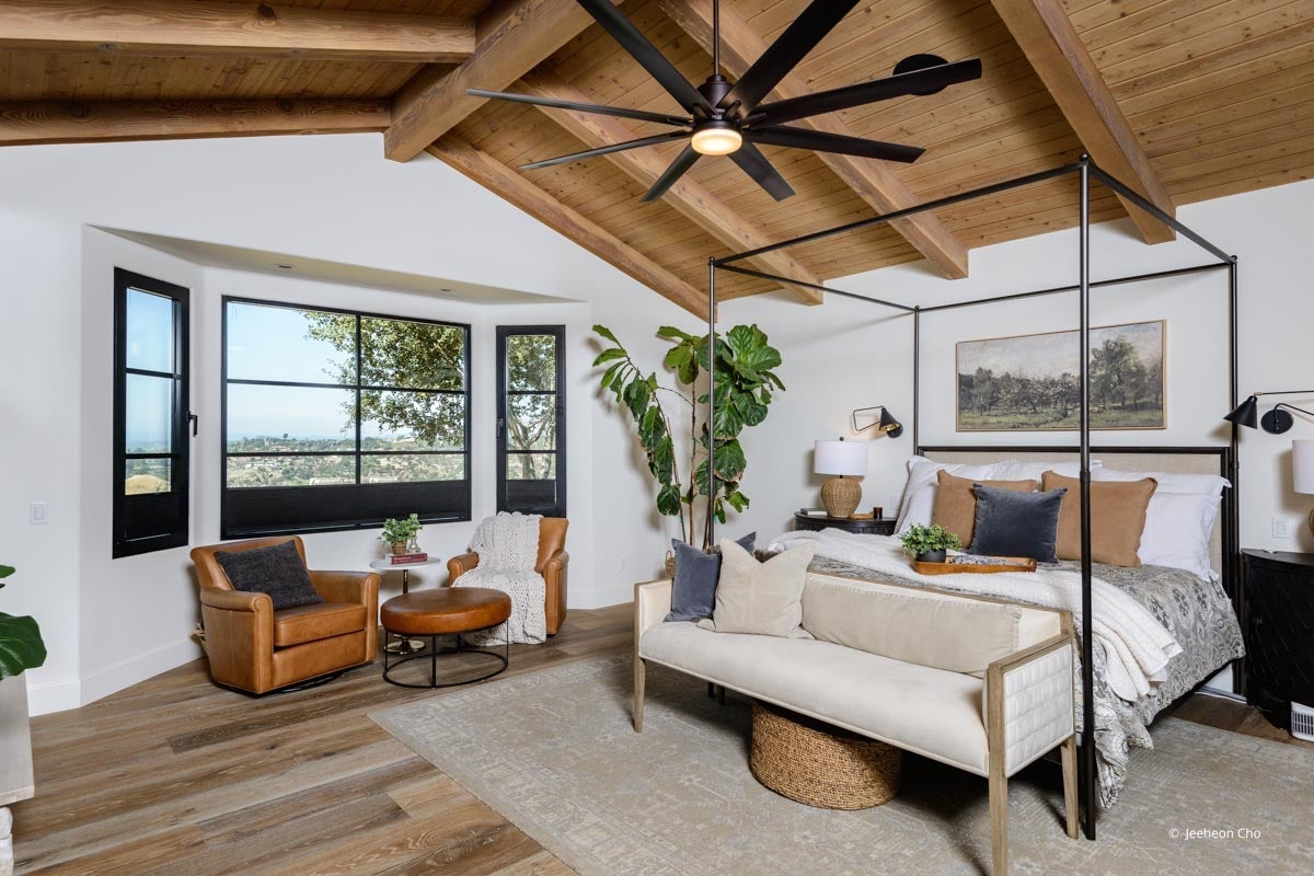 AP297 - Interior of home with VistaLuxe AL windows