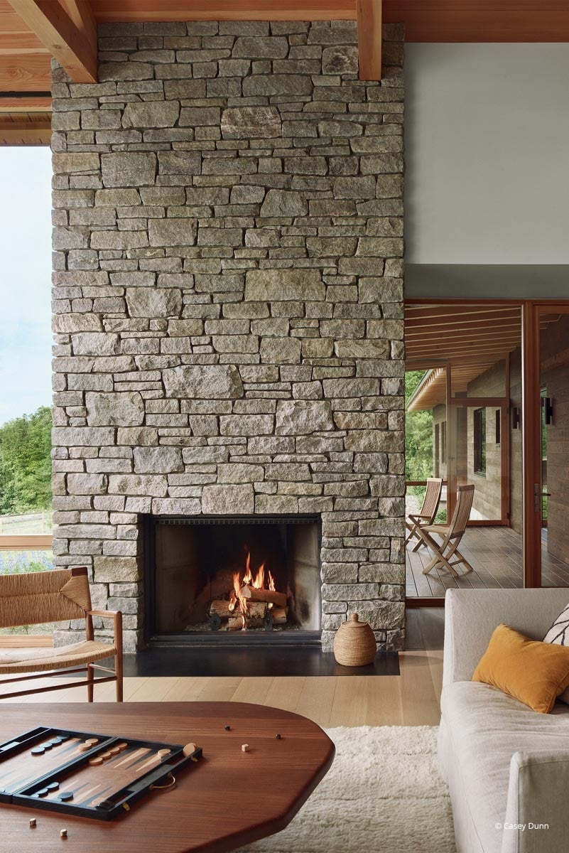 AQ110 - Interior of home with VistaLuxe WD LINE windows and doors
