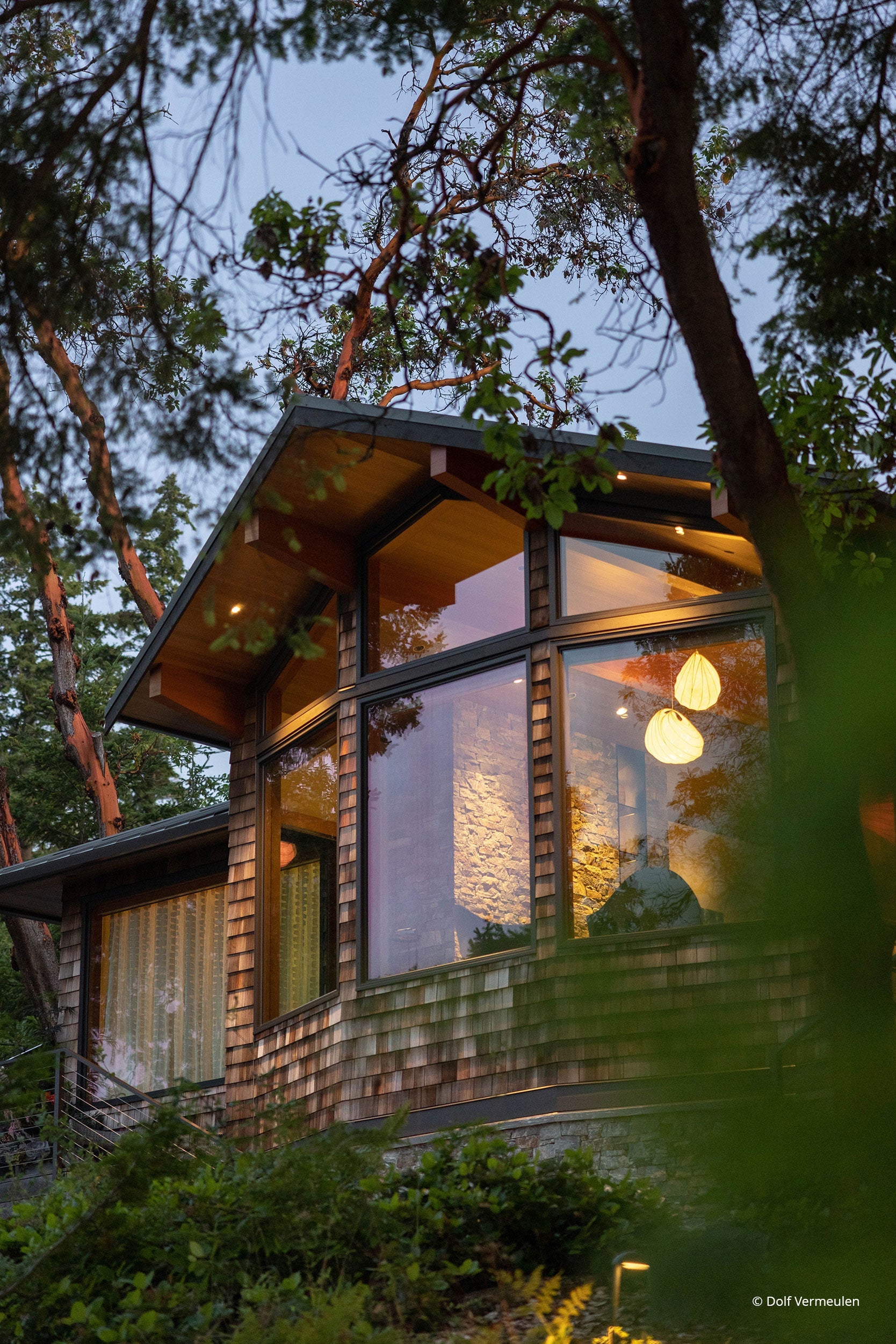 AO323 - Exterior of contemporary home with Ultra Series windows and doors