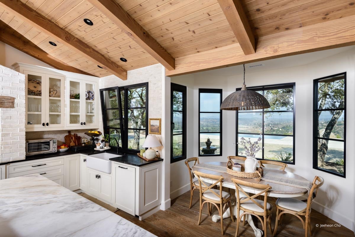 AP283 - Interior of home with VistaLuxe AL LINE windows